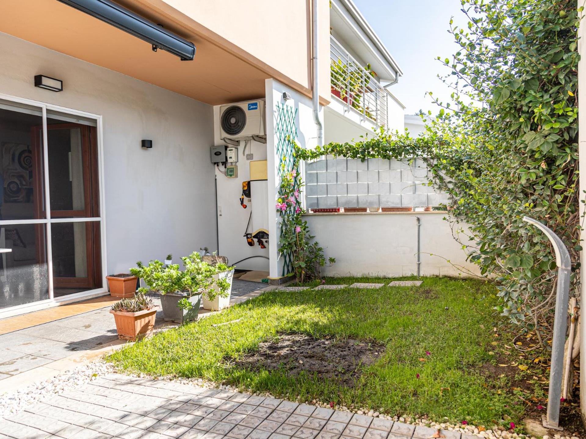 Mrb Real Estate - Maison Ludovica - Monolocale Moderno Con Giardino Frattocchie Dış mekan fotoğraf